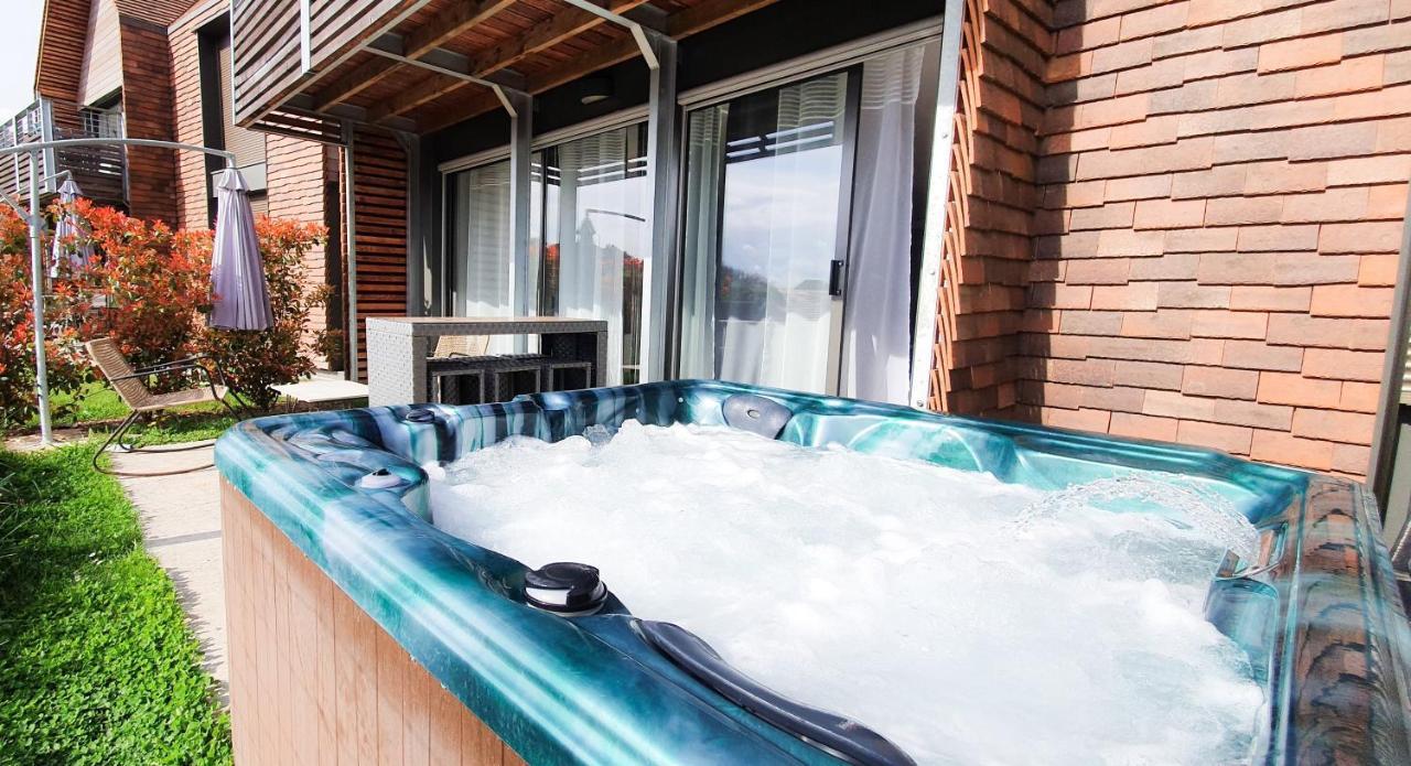 Plein Soleil Avec Jacuzzi Privatif Et Parking Prive Apartment Sarlat-la-Caneda Luaran gambar