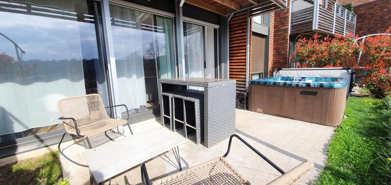 Plein Soleil Avec Jacuzzi Privatif Et Parking Prive Apartment Sarlat-la-Caneda Luaran gambar