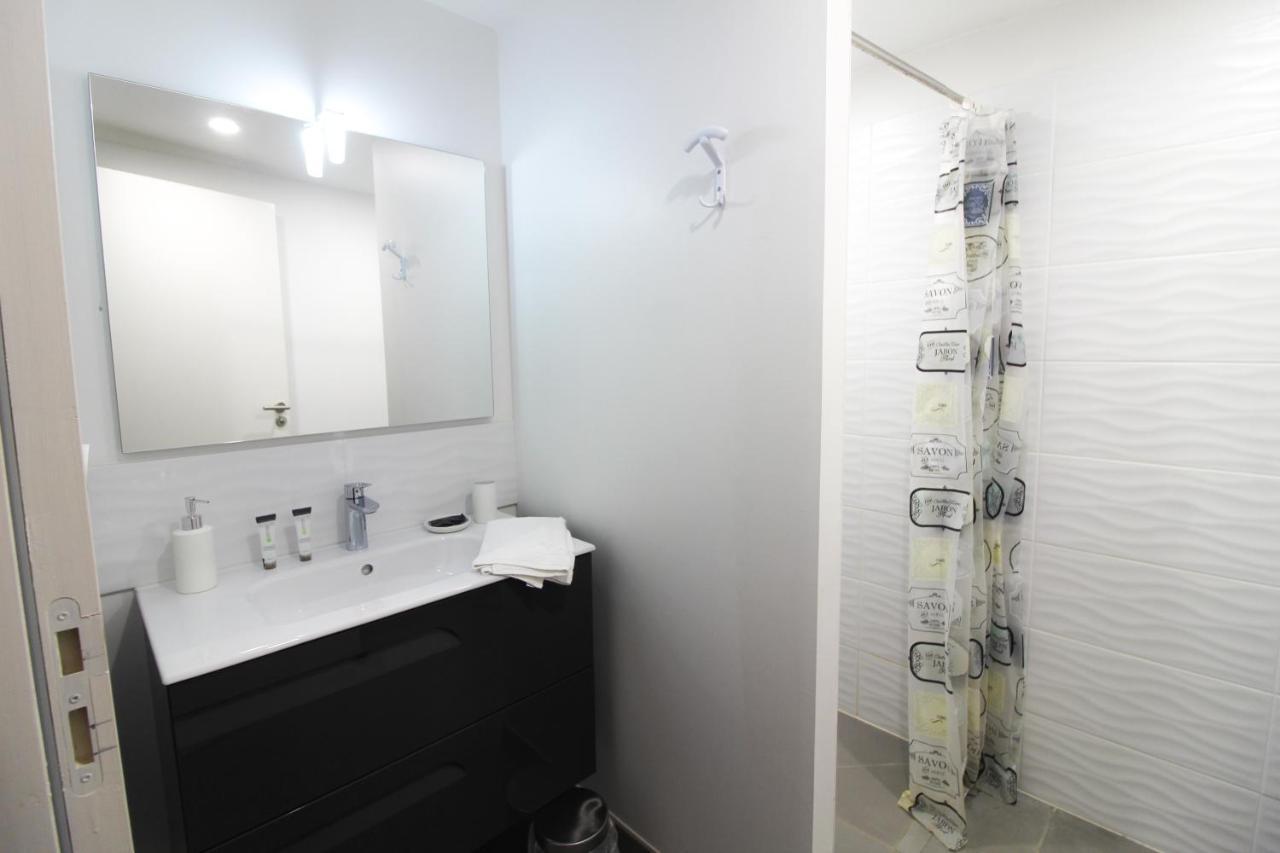 Plein Soleil Avec Jacuzzi Privatif Et Parking Prive Apartment Sarlat-la-Caneda Luaran gambar